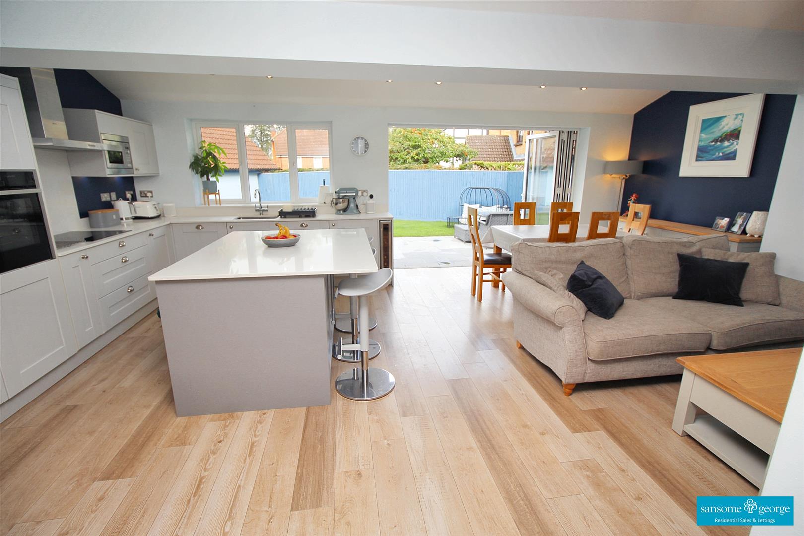 Farmiloe Close, Purley On Thames, Reading